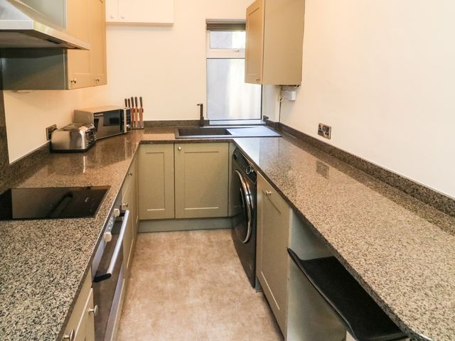 1A Lower Croft Street - 1105373 - photo 5
