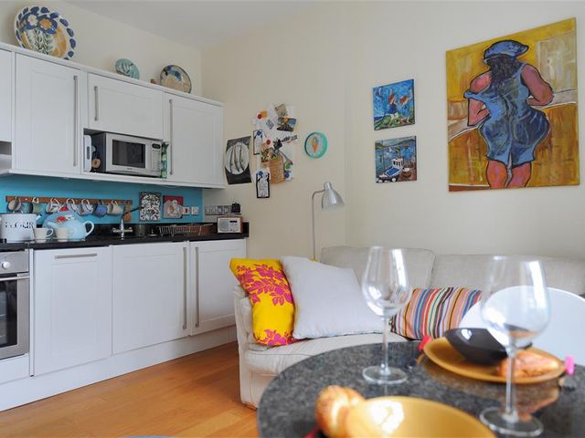 6 Coram Tower - 1105851 - photo 2