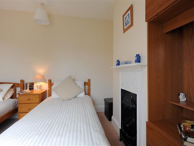 23 Lym Close - 1105966 - photo 5
