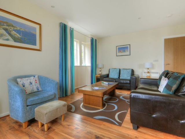 8 Buckfields - 1106015 - photo 3