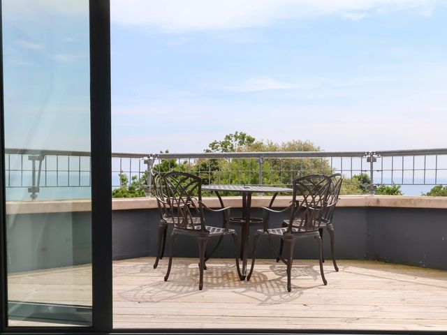 The Penthouse - 1106082 - photo 2
