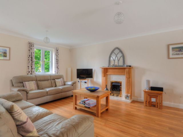 1 Woodroffe Meadow - 1106291 - photo 2