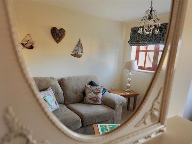 28 Barnes Meadow - 1106469 - photo 3