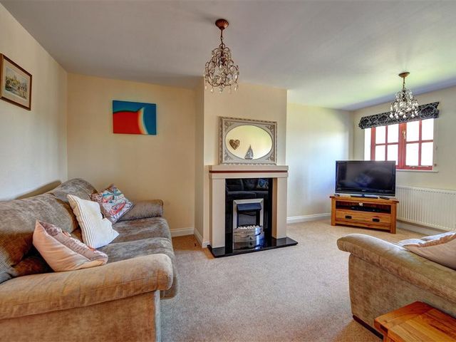 28 Barnes Meadow - 1106469 - photo 4