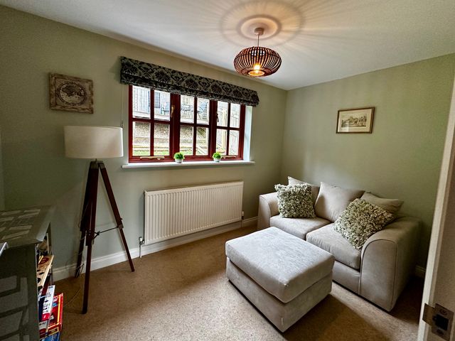28 Barnes Meadow - 1106469 - photo 2