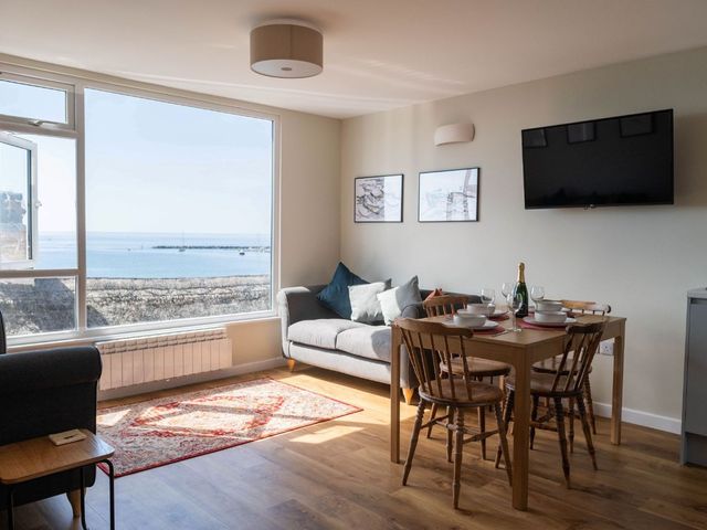 2 Beach Way House - 1106590 - photo 3