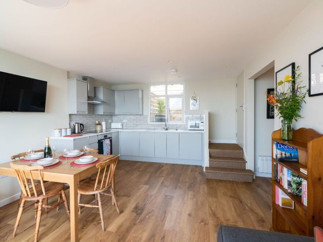 2 Beach Way House - 1106590 - photo 5