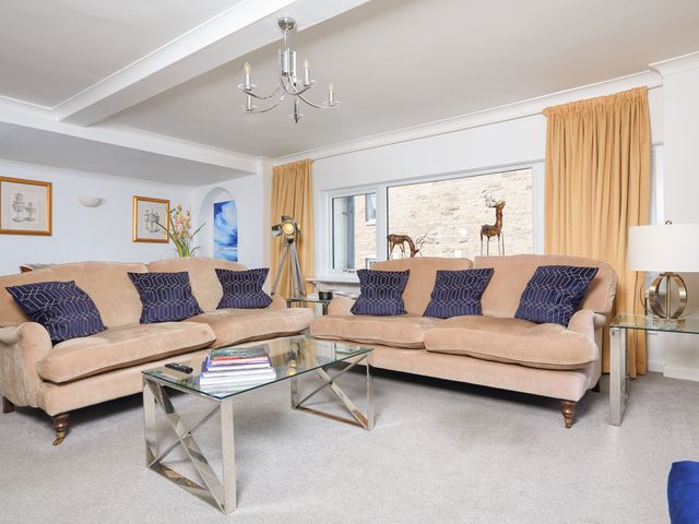 2 Lee Court - 1108063 - photo 2