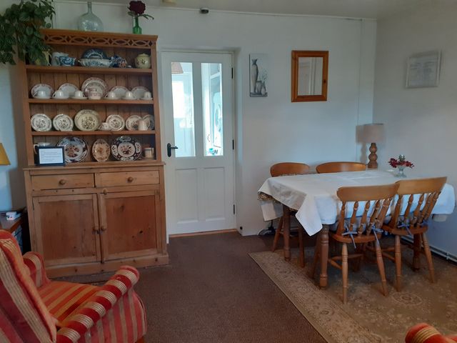 Lackaroe Cottage - 1108125 - photo 3
