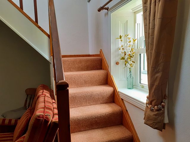 Lackaroe Cottage - 1108125 - photo 4