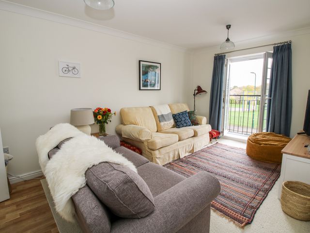 30 Poplar Close - 1110175 - photo 3