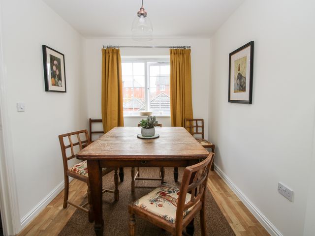 30 Poplar Close - 1110175 - photo 4
