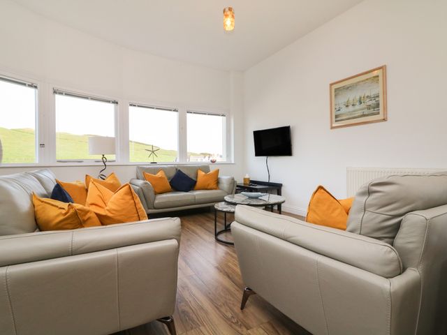 11 Cove View Apartments - 1112257 - photo 5
