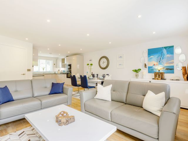 6 Chatterton Mews - 1112737 - photo 5