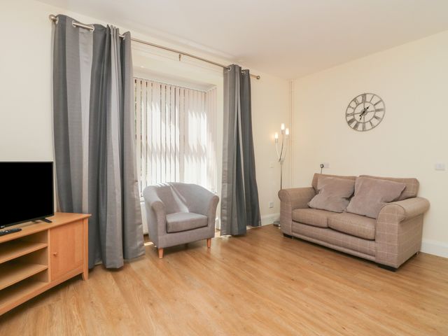 Jubilee Bungalow Pet Friendly Sleeps 3 - 1112834 - photo 4