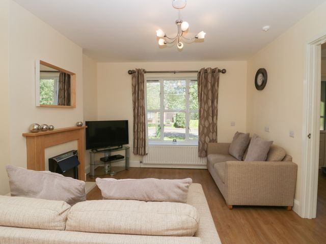 Jubilee Two Bedroom House Pet Friendly - 1112835 - photo 2