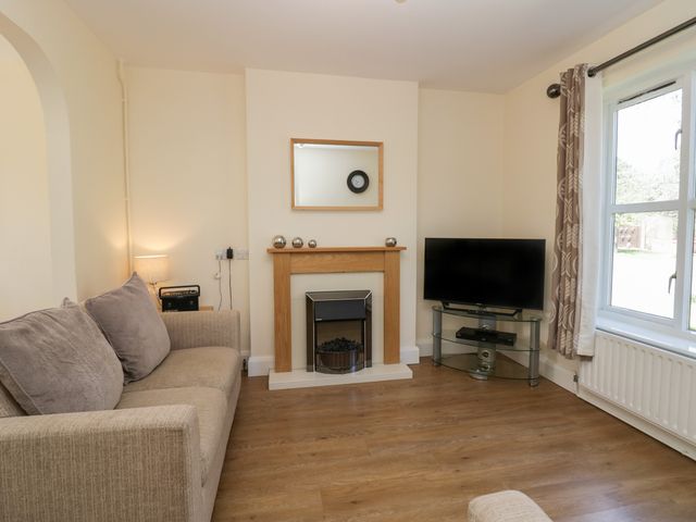 Jubilee Two Bedroom House Pet Friendly - 1112835 - photo 3