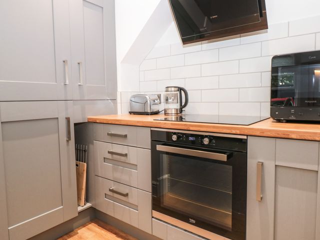 Flat 1 Byfield - 1113071 - photo 5