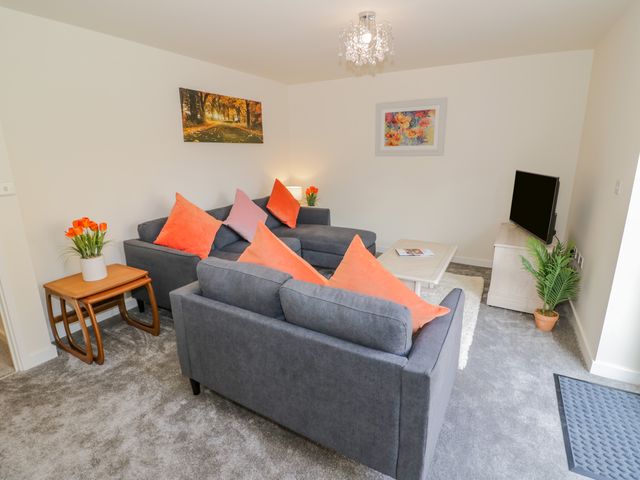 23 Moat House Close - 1113289 - photo 2
