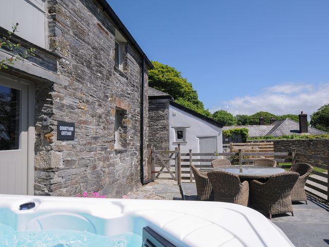 Courtyard Cottage - within the Helland Barton Farm collection - 1114293 - photo 3