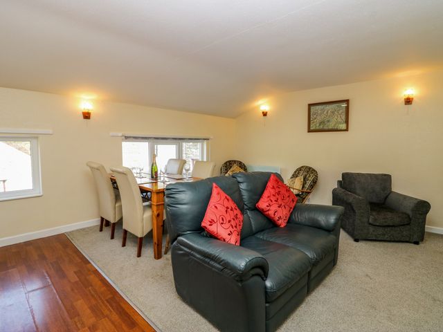Newfield Apartment 1 - 1114469 - photo 5