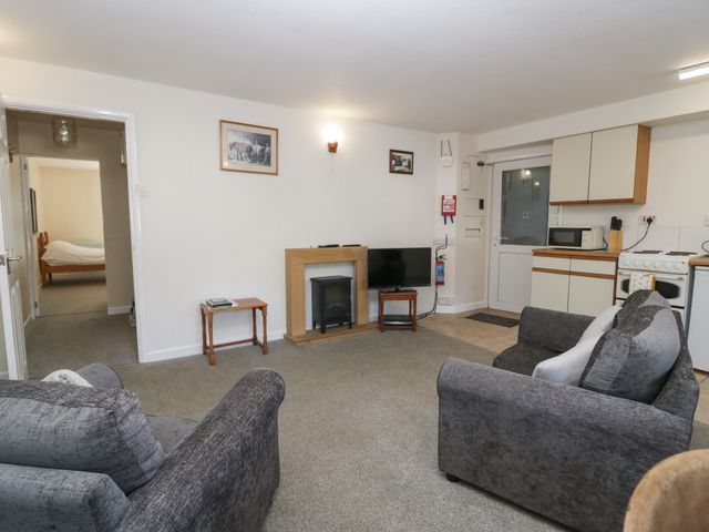 Newfield Apartment 2 - 1114470 - photo 4