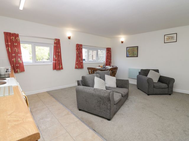 Newfield Apartment 2 - 1114470 - photo 5