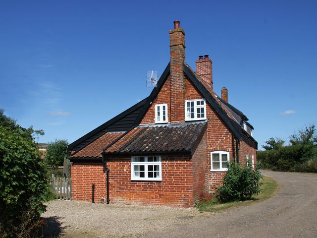 1 Grange Cottages, Westleton - 1116846 - photo 1