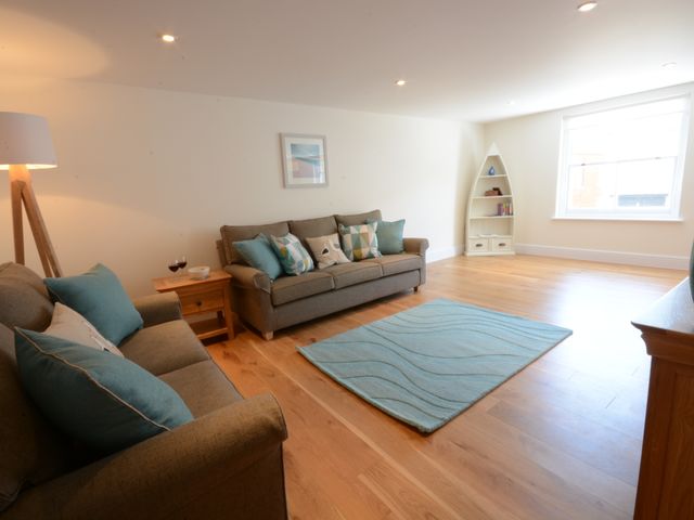 Southwold Arms Apartment - 1116847 - photo 2
