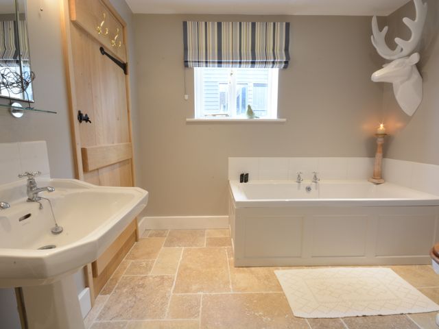 Bird Cottage, Burgh - 1116875 - photo 3