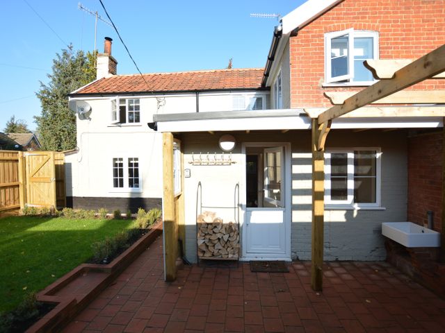 Little Turnpike Cottage, Melton - 1116908 - photo 2