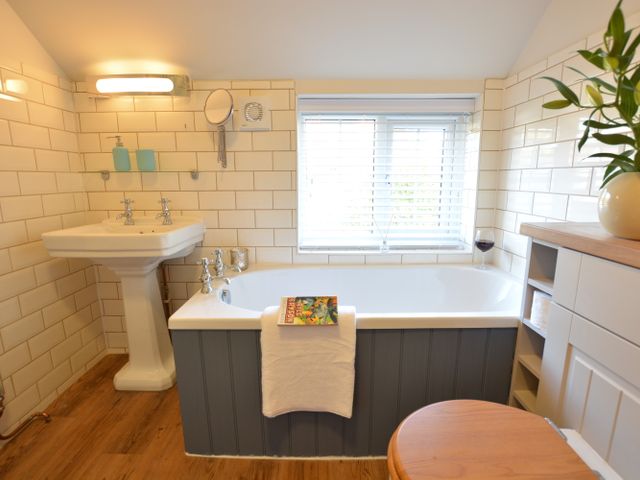 Little Turnpike Cottage, Melton - 1116908 - photo 5