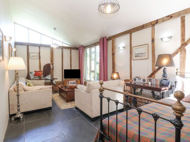 Yew Tree Farm Barn and Stable - 1116968 - photo 4