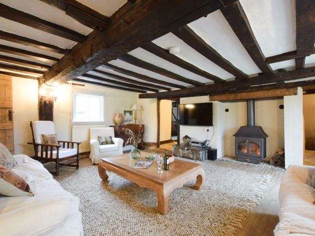 Church Farmhouse, Cookley - 1117090 - photo 3