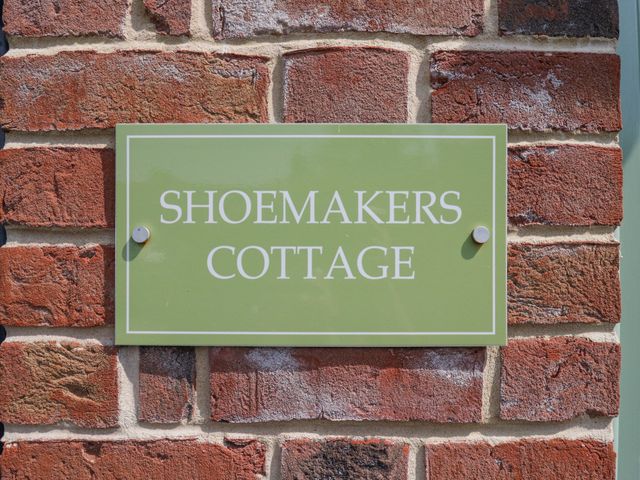 Shoemakers Cottage, Friston - 1117150 - photo 3