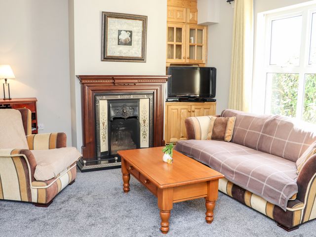 No. 1 Mariner's Court - 1117827 - photo 2