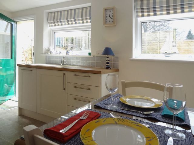 Fiddlesticks Cottage - 1120154 - photo 5