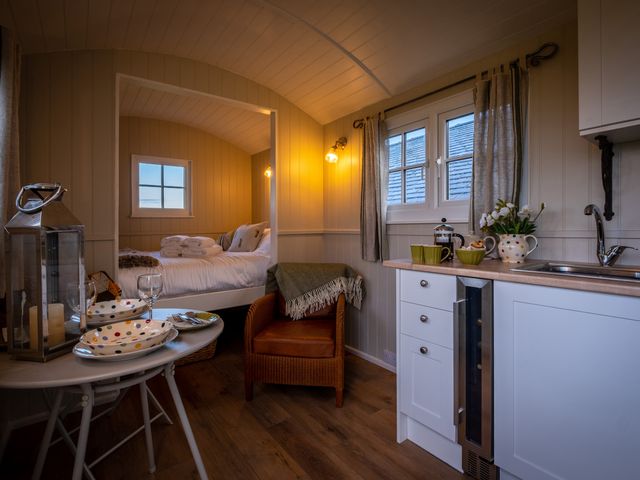 The Pleasant Hut at Mount Pleasant Farm - 1120520 - photo 4