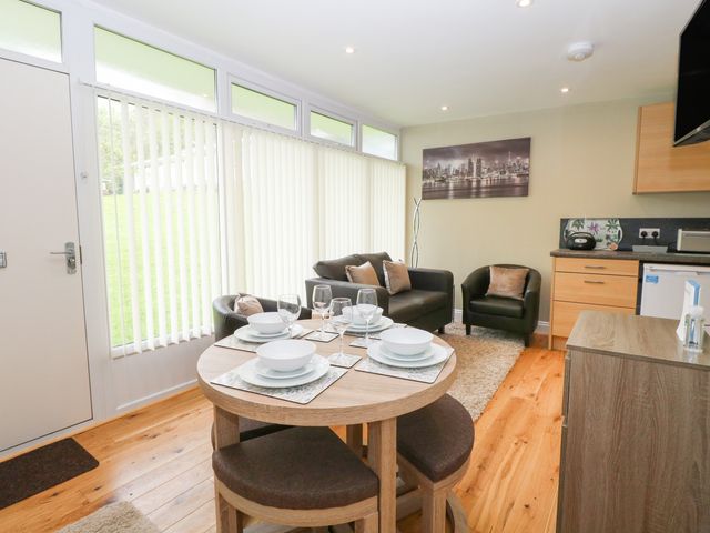 107 Kings Chalet Park - 1120530 - photo 3
