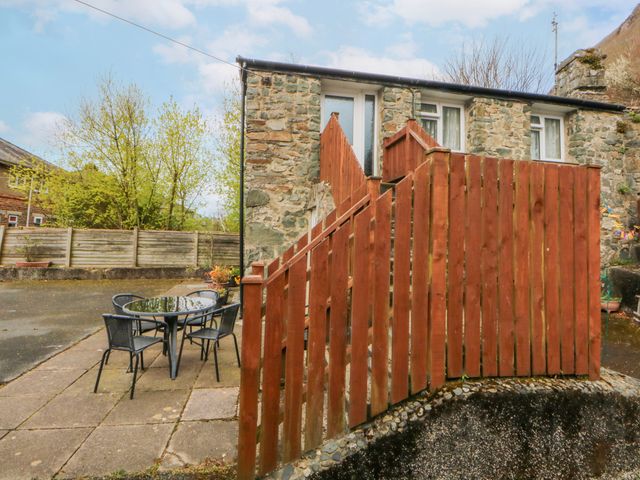 First Floor Apartment - 1121578 - photo 3