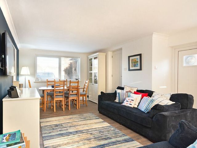 Stones Throw - 1121899 - photo 2