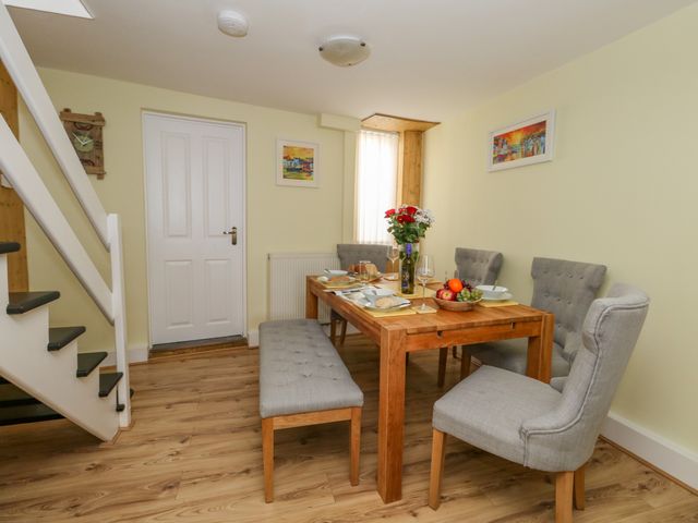 Cove Street Cottage - 1122030 - photo 3