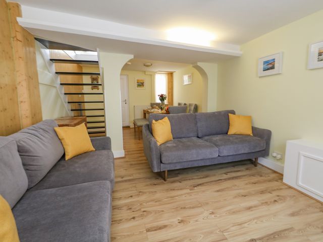 Cove Street Cottage - 1122030 - photo 4