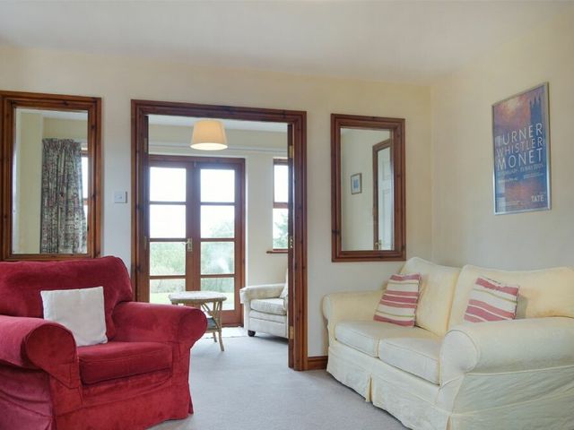 Smithy Court - 1122103 - photo 2