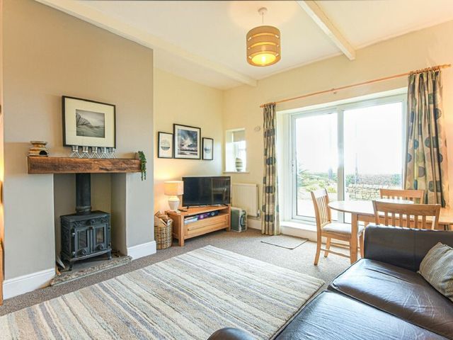 Bellshill Cottage - 1122150 - photo 3