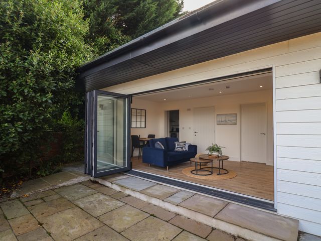 The Bungalow - 1122777 - photo 3