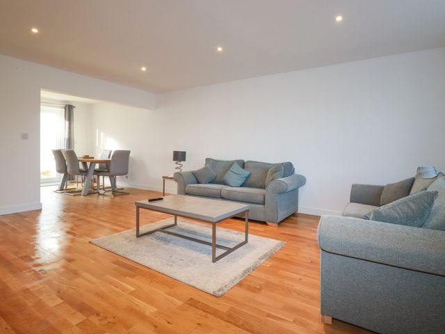 6A The Mews - 1123046 - photo 3