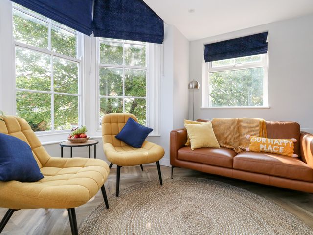 Flat 6, Thornlow Heights - 1123245 - photo 3