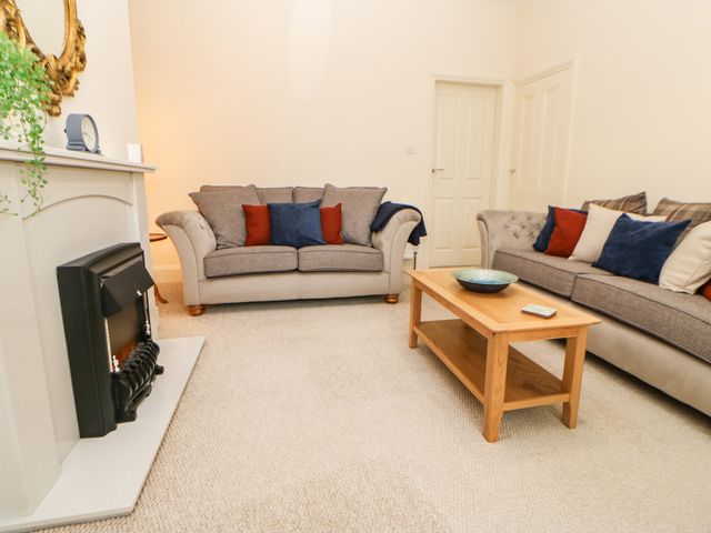 195 Durham Road - 1123920 - photo 5