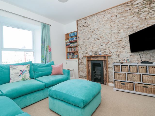 2 North Furzeham Road - 1124246 - photo 5